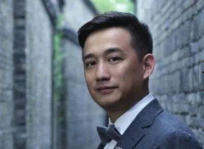 娱乐君吃瓜黄磊是谁,揭秘黄磊背后的故事