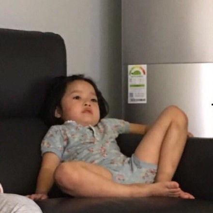 沙发瘫表情包卡通,卡通表情包带你轻松一笑